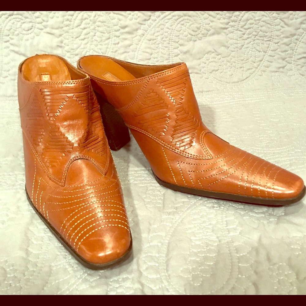 Enzo Angiolini heeled boots. Genuine leather.